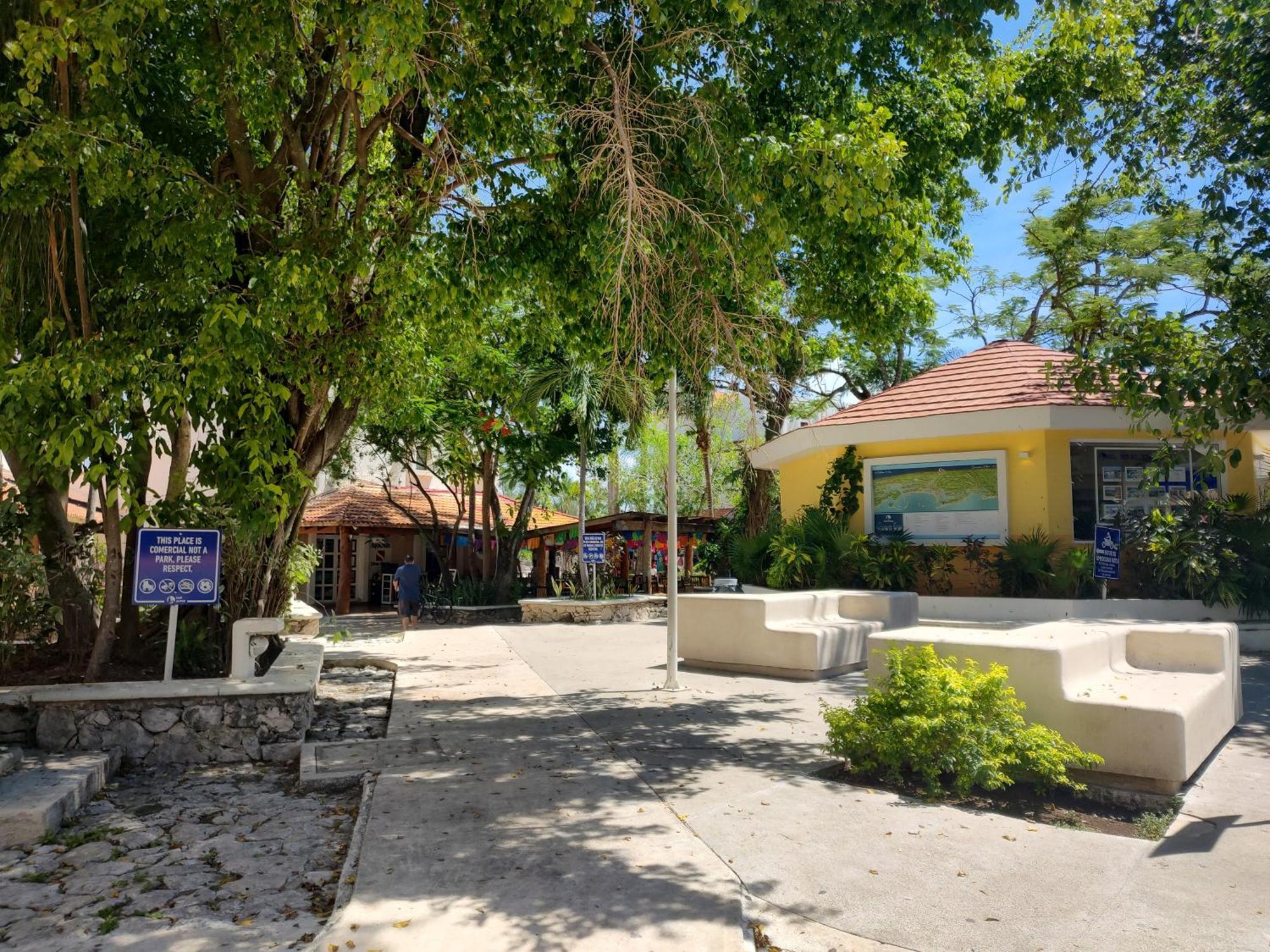 Private Rooms In A Hotel-Type Apartment - Super Located Puerto Aventuras Buitenkant foto